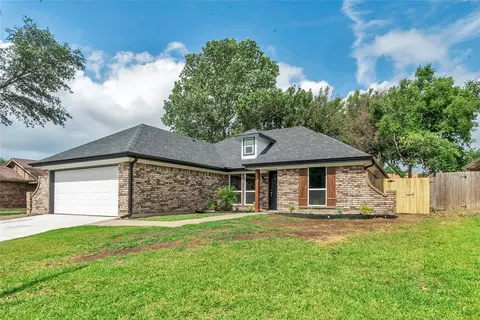 8233 April Ln, Watauga, TX 76148