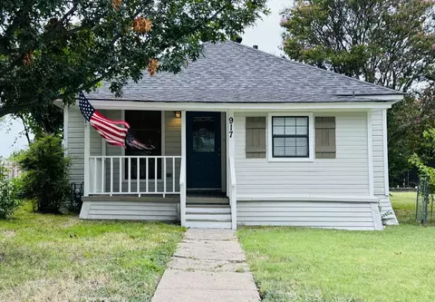 917 N Goliad St, Rockwall, TX 75087
