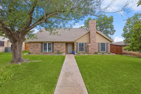 2620 Fallcreek Dr, Carrollton, TX 75006