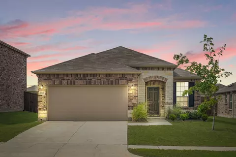 1208 Trace Dr, Aubrey, TX 76227