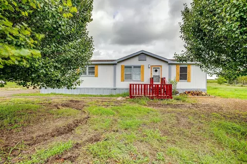 435 Old Church Rd, Waxahachie, TX 75165