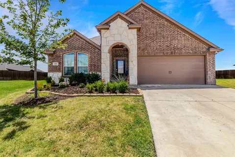 101 Newsom Dr, Royse City, TX 75189