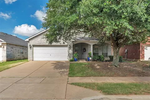 8312 Prairie Wind Trl, Fort Worth, TX 76134