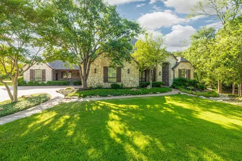 8029 Steeplechase Cir, Argyle, TX 76226