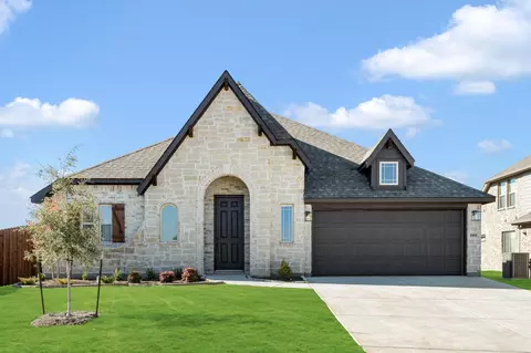 1001 Dove Haven Dr, Crowley, TX 76036