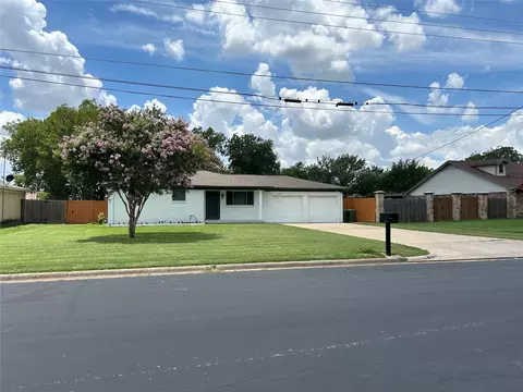 1307 Yates Dr, Hurst, TX 76053