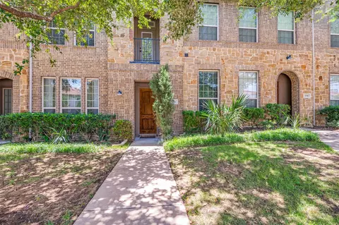 586 Tuscan Dr, Irving, TX 75039