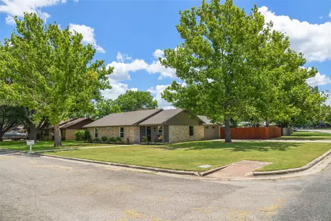 2416 Monticello Dr, Brownwood, TX 76801