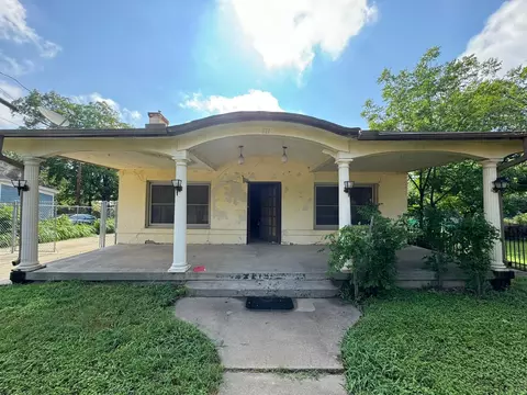 811 5th Ave, Mineral Wells, TX 76067