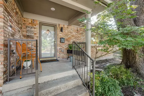 2536 Greenport Dr, Dallas, TX 75228