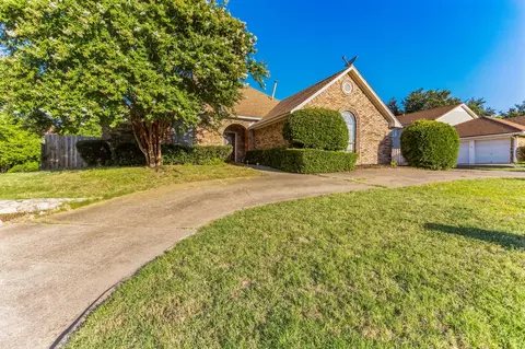 3706 Novus Ct, Grand Prairie, TX 75052