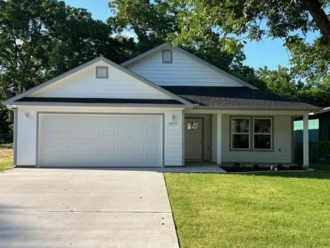 1977 W Bond St, Denison, TX 75020