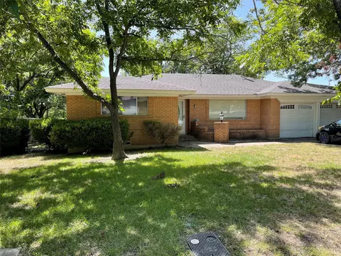 111 S 1st St, Midlothian, TX 76065