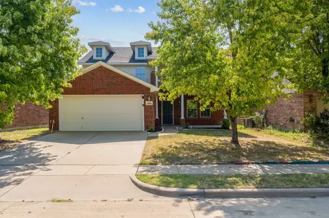 1646 Hillside Dr, Waxahachie, TX 75165