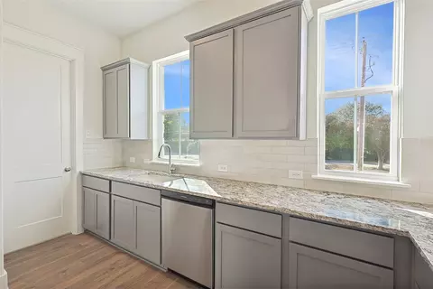 824 Comal Dr, Plano, TX 75075 photo 4