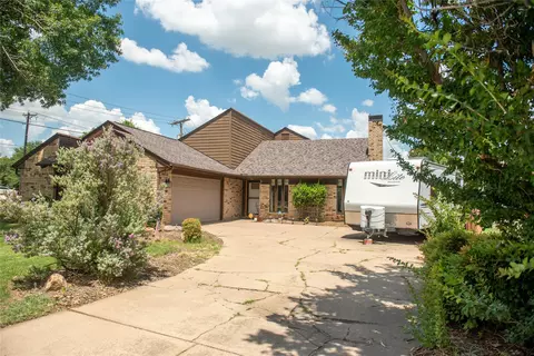 2315 Fall River Dr, Arlington, TX 76006