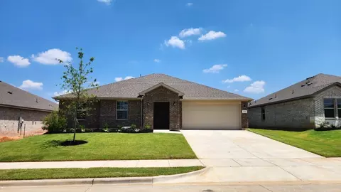 825 Alexandria Ln, Joshua, TX 76058