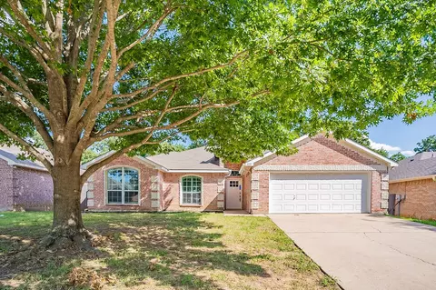 1111 Hidden Glade Dr, Mansfield, TX 76063
