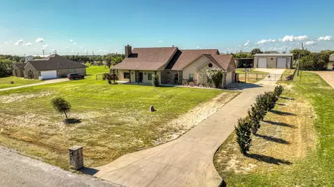 127 Gibson Ln, Weatherford, TX 76088