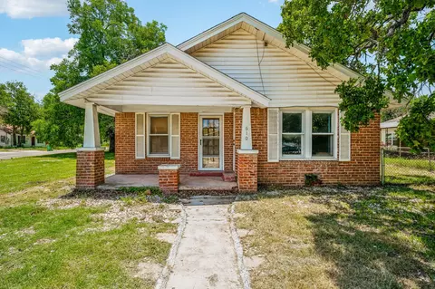 610 N Race St, Stephenville, TX 76401