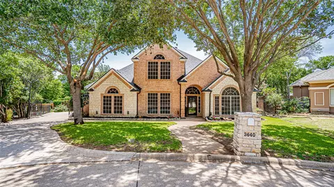 3640 Chateaux Ln, Hurst, TX 76054