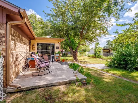 Exterior - 904 N 3rd St, Bangs, TX 76823 photo 6 of 12
