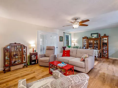 Living - 904 N 3rd St, Bangs, TX 76823 photo 3 of 5