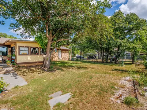 Exterior - 904 N 3rd St, Bangs, TX 76823 photo 4 of 12