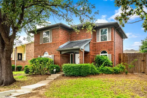 1407 Golden Gate Dr, Carrollton, TX 75007