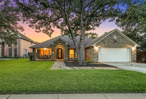830 Valley Terrace Rd, Burleson, TX 76028