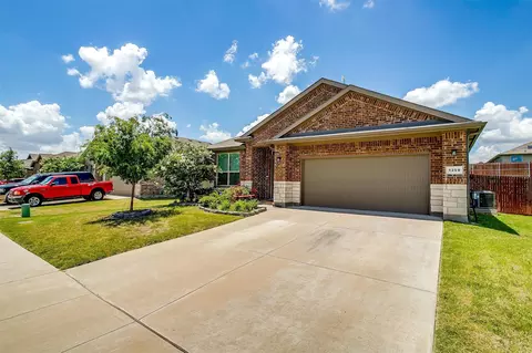 1208 Pacifica Trl, Cleburne, TX 76033 photo 3