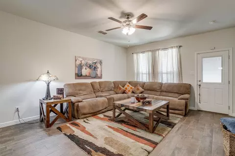 1208 Pacifica Trl, Cleburne, TX 76033 photo 16