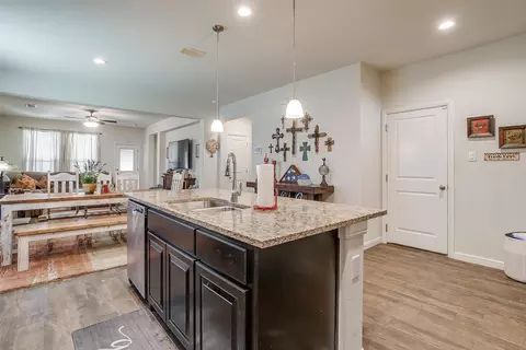 1208 Pacifica Trl, Cleburne, TX 76033 photo 10