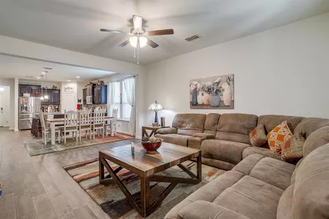1208 Pacifica Trl, Cleburne, TX 76033 photo 18