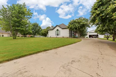 2013 Running Brook Dr, Joshua, TX 76058