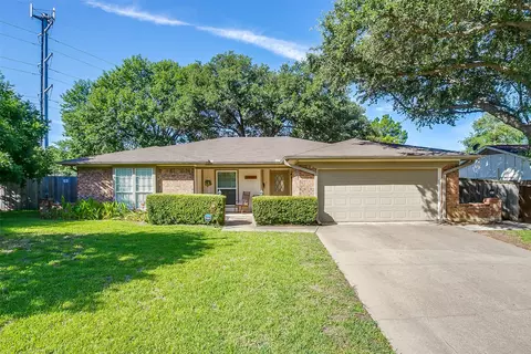2900 Bluebonnet Ln, Bedford, TX 76021