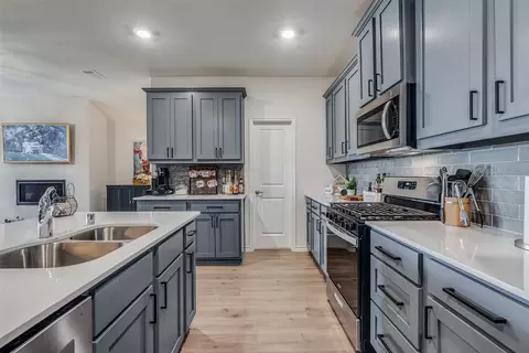 Kitchen - 2113 Hampton St, Anna, TX 75409 photo 3 of 3