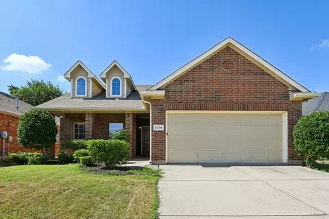 2216 Priscella Dr, Fort Worth, TX 76131