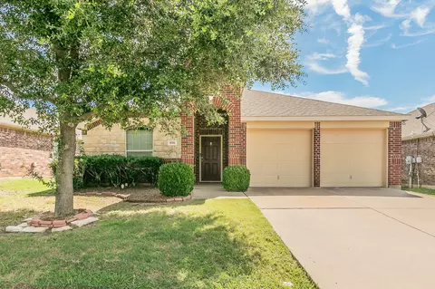 936 Furlong Dr, Grand Prairie, TX 75051