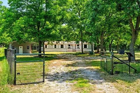 169 Sharp Ln, Farmersville, TX 75442