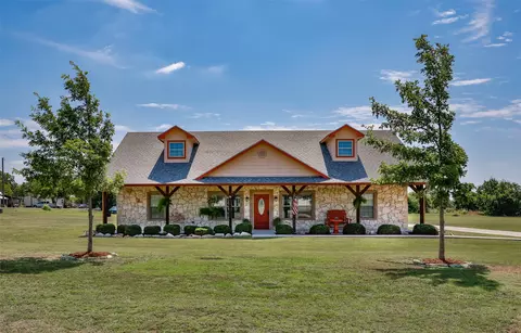 36 County Road 3571, Era, TX 76238