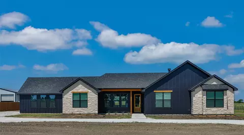 664 County Road 379, Decatur, TX 76234