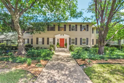 6215 Bandera Ave #B, Dallas, TX 75225
