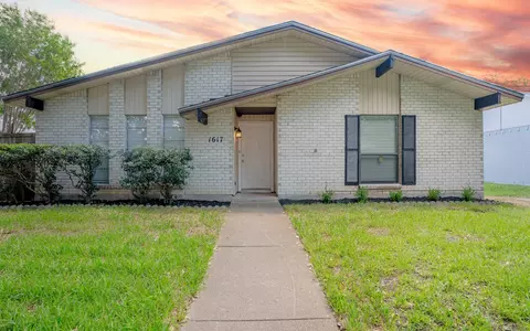 1617 Northview Cir, Garland, TX 75040