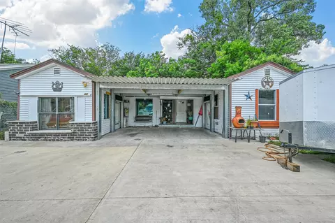2215 Marfa Ave, Dallas, TX 75216
