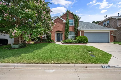 2715 Fox Creek Trl, Arlington, TX 76017
