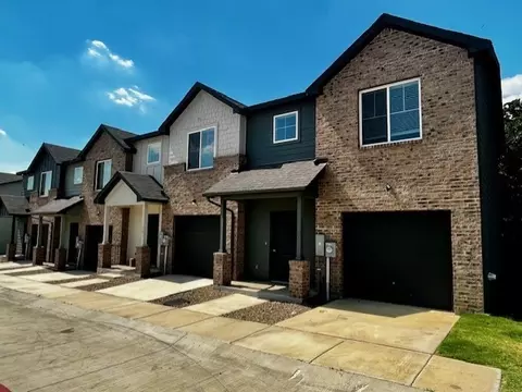 601-604 Briarwood Ln, Forest Hill, TX 76140