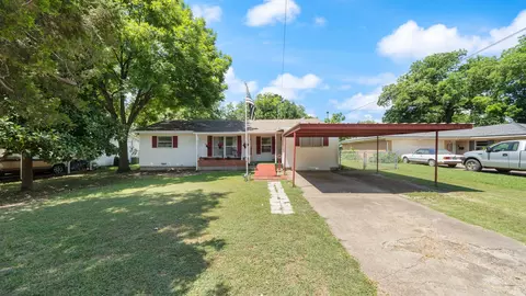 805 W State St, Terrell, TX 75160