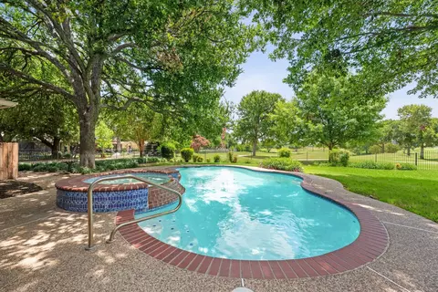 1408 Clover Hill Rd, Mansfield, TX 76063