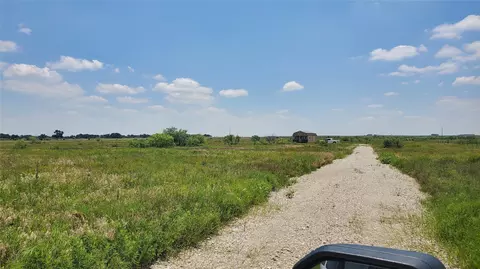 1027 Campbell, Bowie, TX 76228